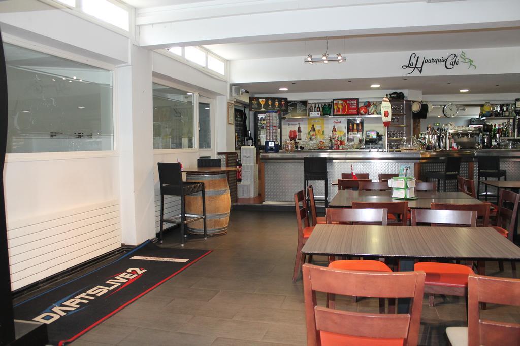 La Hourquie Cafe Ξενοδοχείο Morlaas Εξωτερικό φωτογραφία